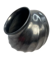 Mata Ortiz Pottery JESUS PENA Black Coiled Pottery Mexico 6.25" Blackware Vase