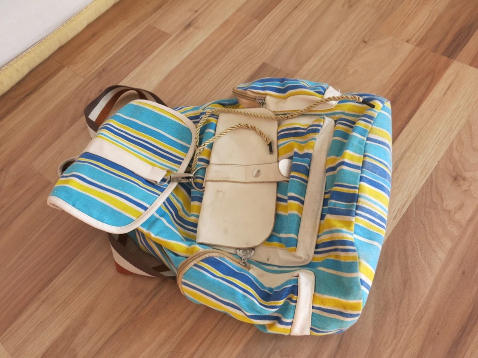 Schicke Bunte Rucksack -40 x38 x 16 cm -Leinen, robuste Stoff- 4 Fächer -Top