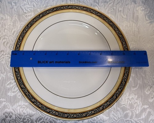 Wedgwood INDIA Bone China 10.75” Dinner Plate - Picture 4 of 9