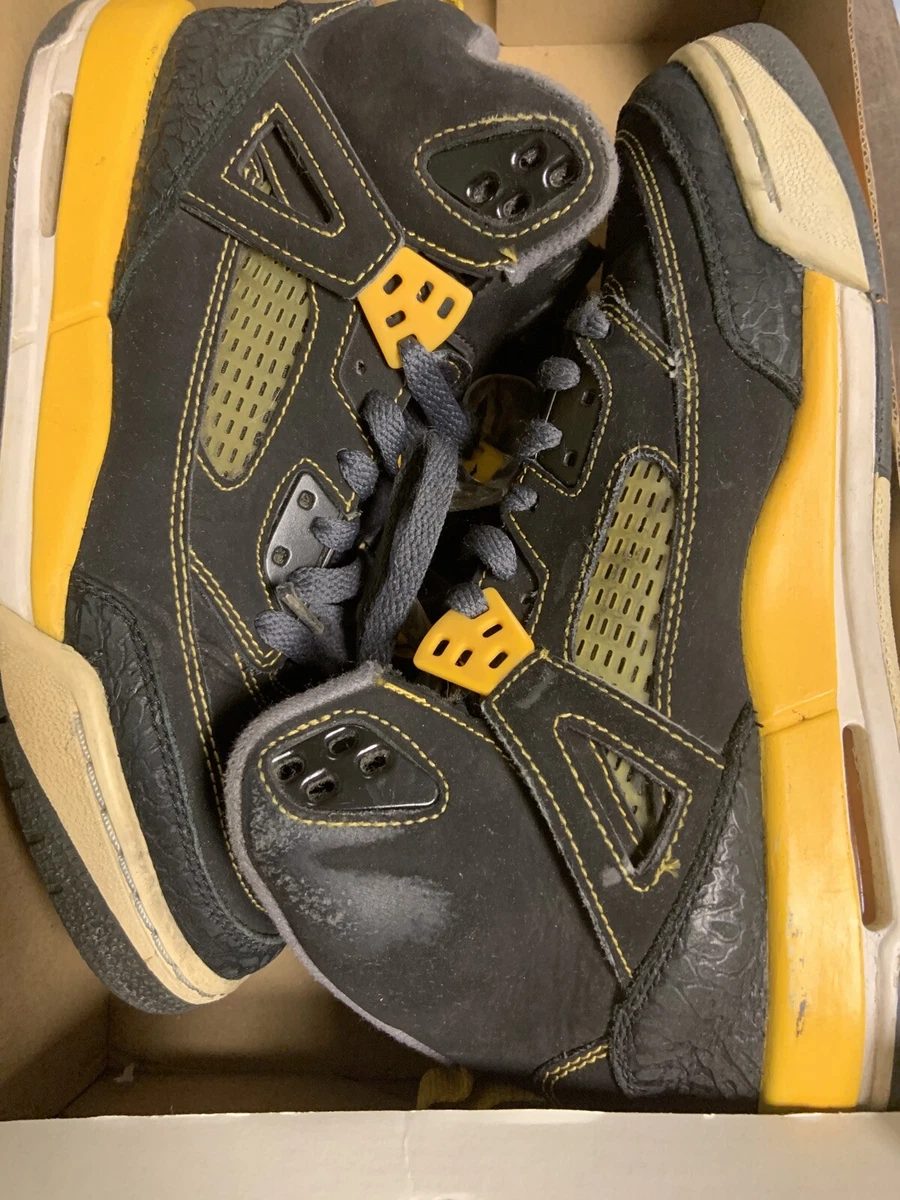 jordan spizike black university gold