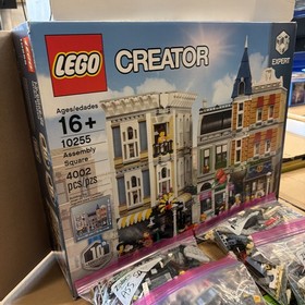 LEGO CREATOR: Assembly Square (10255) 100% Complete w/Box & Manual Excellent!