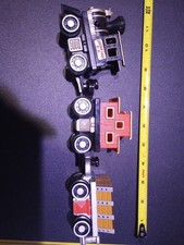 Lincoln Logs Rail Road Train Engine Two Cars Set Vintage Toy Rare