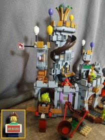 LEGO Angry Birds: King Pig's Castle (75826) -  ALL mini figs + instructions