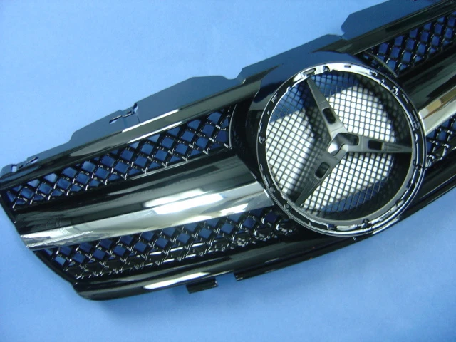 UN JUEGO DE REJILLA DELANTERA NEGRA PARA MERCEDES BENZ R230 CLASE SL 2002-2006 Foto 3 de 4
