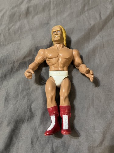 VINTAGE HULK HOGAN THUNDERLIPS ROCKY III 1983 6.5" FIGURE