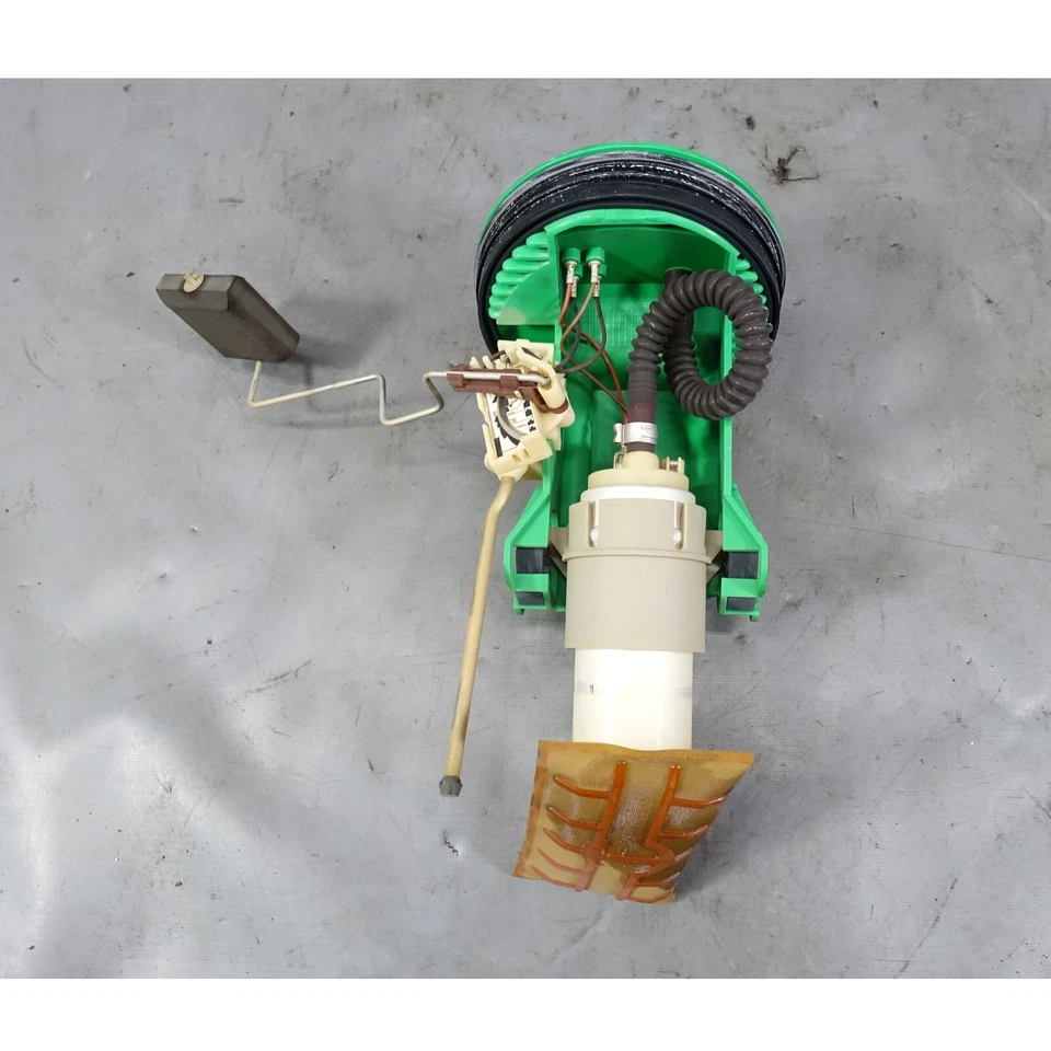 Bomba de combustible verde de fábrica escotilla compacta BMW E36 318ti 95-99 dañada con transmisor OEM Foto 2 de 4