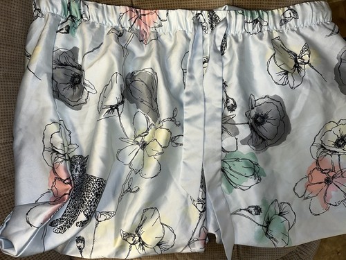Pantalones de Pijama Victoria Secret Floral y Guepardo Cordón Ligeros GRANDES - Imagen 4 de 5