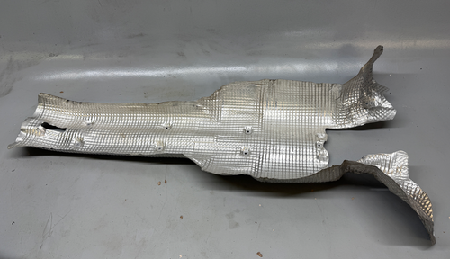 GENUINE ASTON MARTIN VANTAGE DB11 V8 AM6 CATS EXHAUST HEAT SHIELD TURBO AM1 - Picture 6 of 11