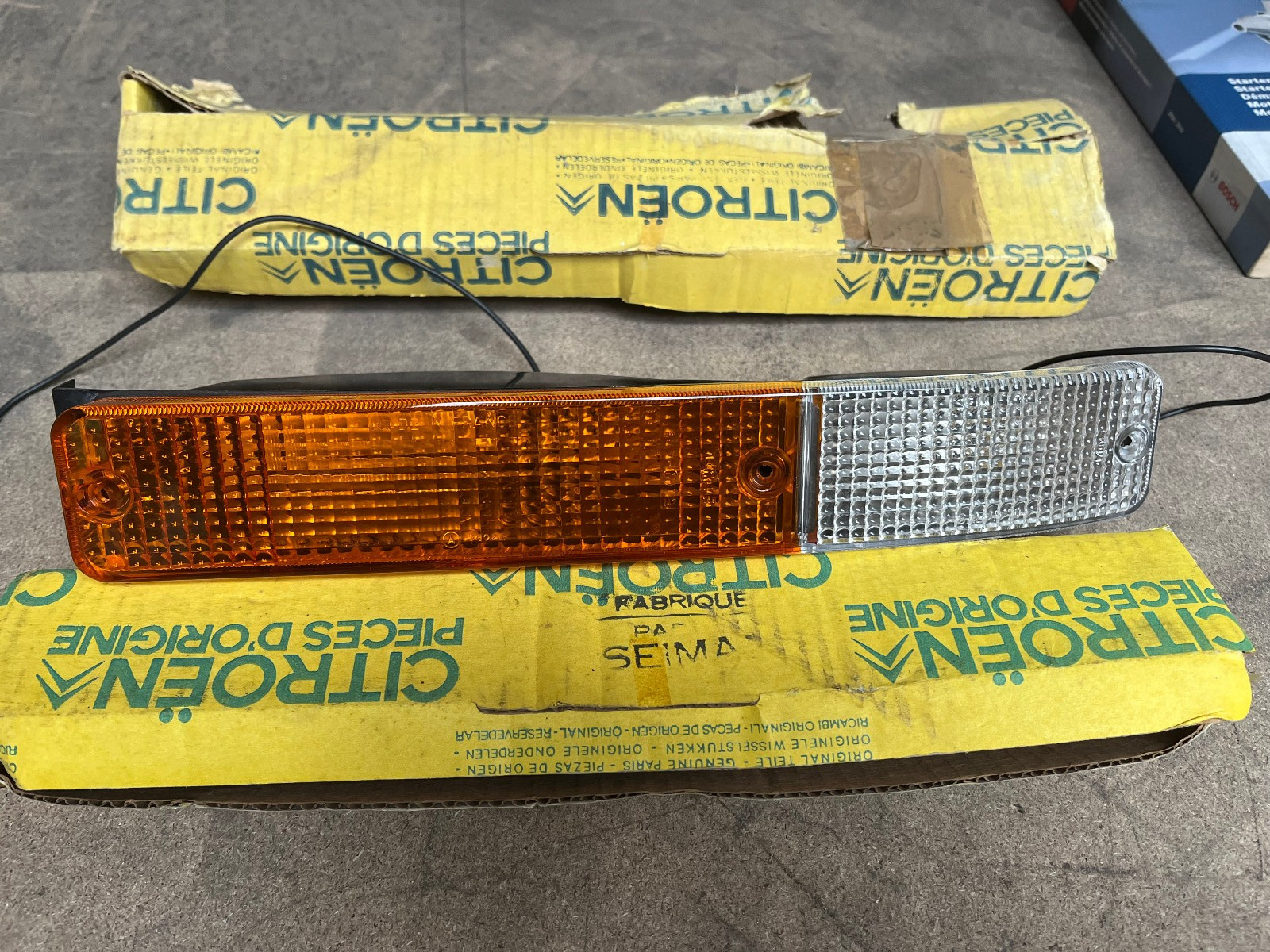 Feu clignotant gauche Seima 435 G pour faire revivre le regard de votre Citroën SM Maserati