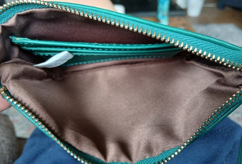 Red Cuckoo London Green Clutch Bag - Picture 2 of 2