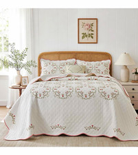 King Reversible Quilted Floral Quilt 100 Cotton White/Pink/Green 120x128