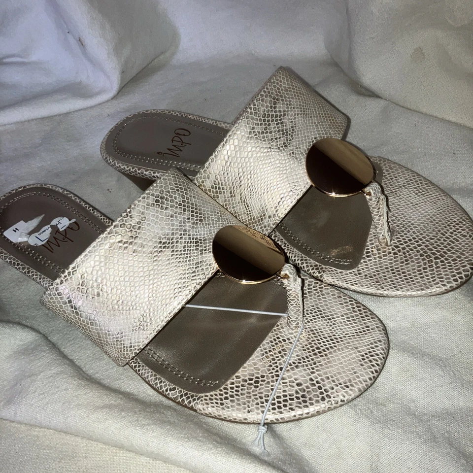 🔥 Impo Womens Thong Low Heel Gold Shimmer Sandal Size 5.5 🔥 New - Image 4 of 4