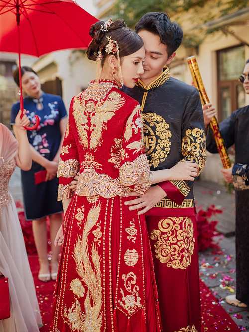 Chinese Traditional Bride Bridegroom Wedding Dresses Red Phoenix