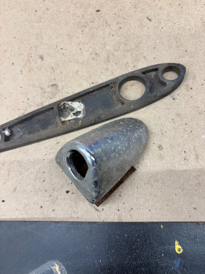 1968 1969 68 69 Ford Fairlane Torino Cyclone Montego junta/bisel de espejo lateral Foto 4 de 4