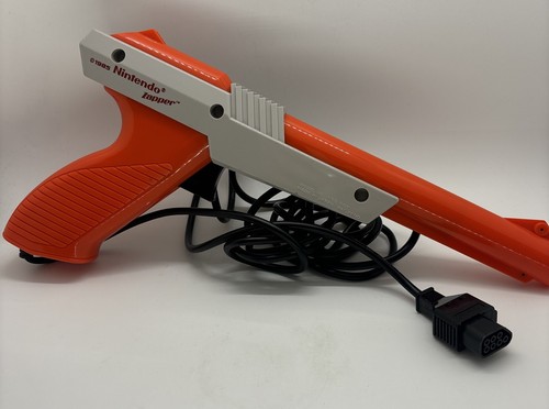 1985 Nintendo NES Zapper Duck Hunt Gun Authentic NES-005 OEM Orange Untested - Picture 4 of 8