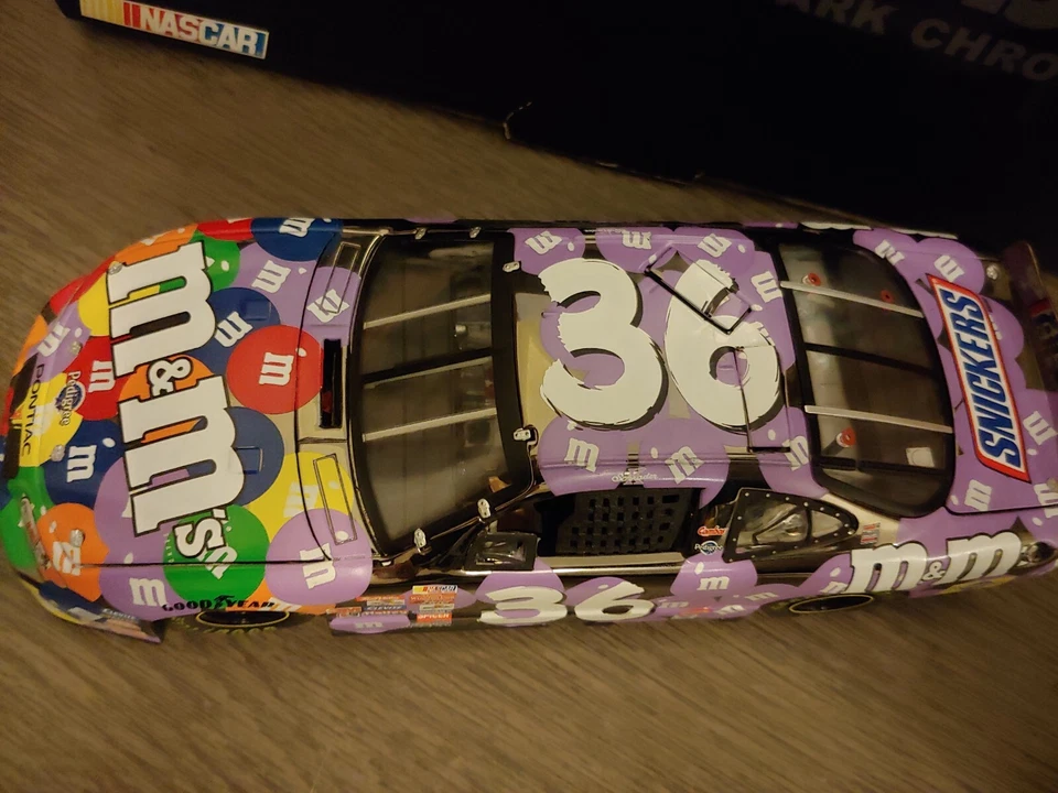 Ken Schrader #36 2002 púrpura M&M's TC propietarios cromo oscuro Pontiac escala 1:24 Foto 4 de 4