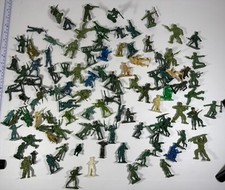 Large Lot 100 Plastic Mini Army Men Vintage Toy Soldiers MPC  Others