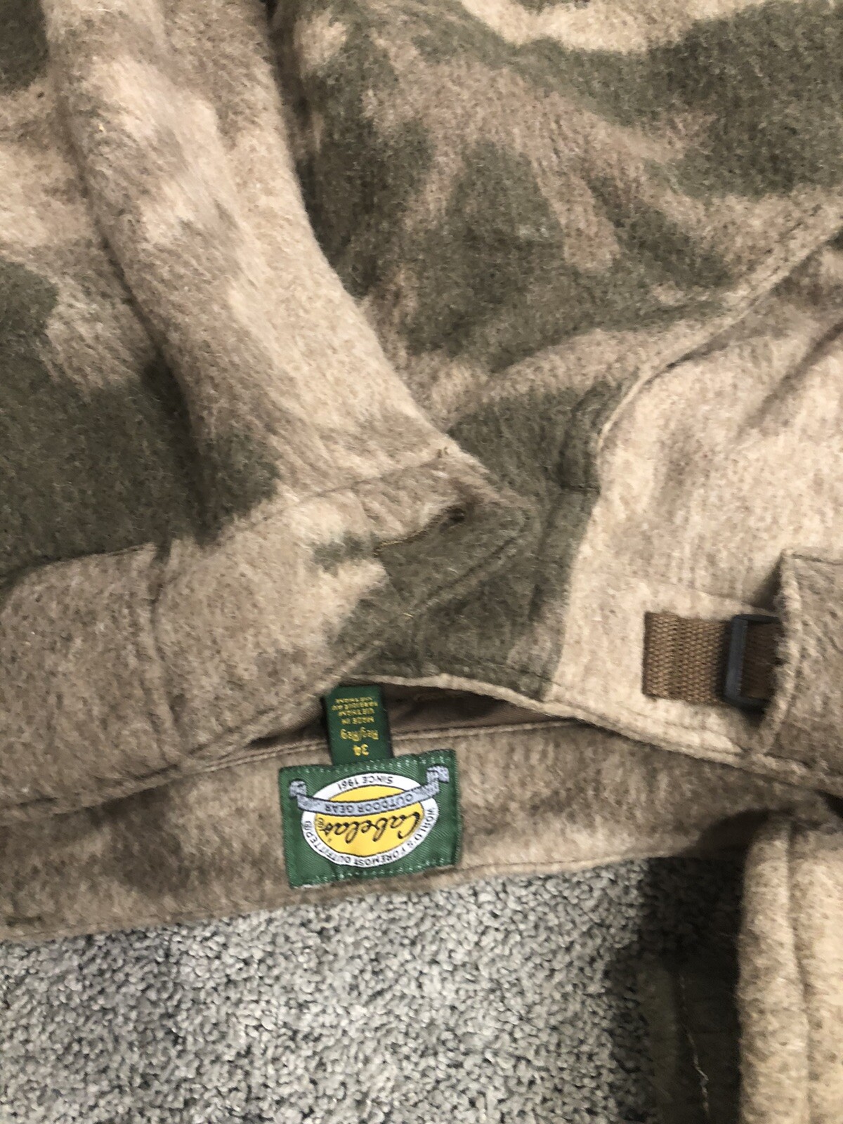 Cabela’s Stand Hunter Wooltimate Camo Men’s L Coveralls, Hood, Handmuff