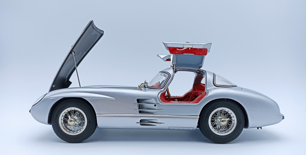 CMC M-076 1/18 Mercedes-Benz 300 SLR Coupe 1955 Silver / Red CMC M-076 1/18 Mercedes-Benz 300 SLR Coupe 1955 Silver / Red