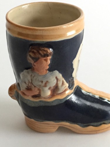 Vtg Munchen 3 1/4" Ceramic Souvenir Boot Shaped Holder 3D Embossed Beer Drinkers - 第 11/12 張圖片