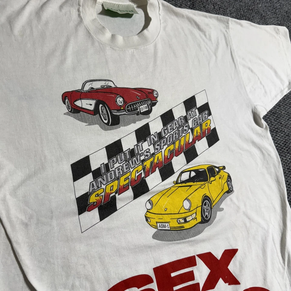 Camiseta blanca vintage Poor Parker para hombre gráfica de coche deportivo "Sexo vende" Foto 3 de 3