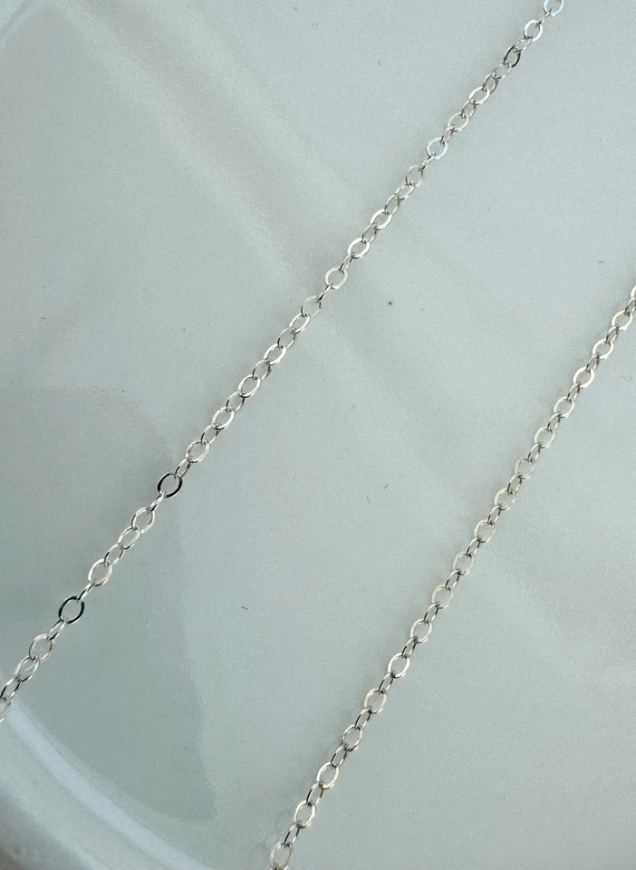 Cadena de cable plana delicada de plata de ley .925 a pie de 1,5 mm x 2 mm (P2345) Foto 3 de 4