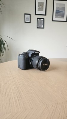 Canon EOS 2000D Kamera 18-55mm IS II Objektiv - Wie Neu + Garantie