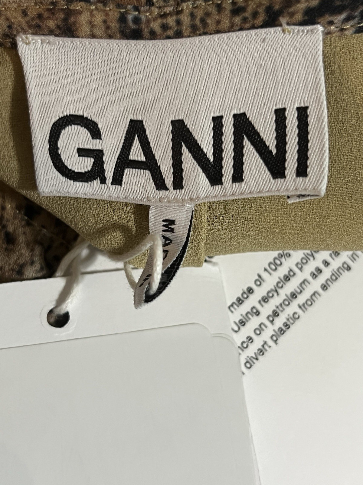 Foto 10 di 12