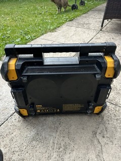 Dewalt DWST1 81079 TSTAK DAB Radio Akku Ladegerät für Ersatzteile oder Reparaturen