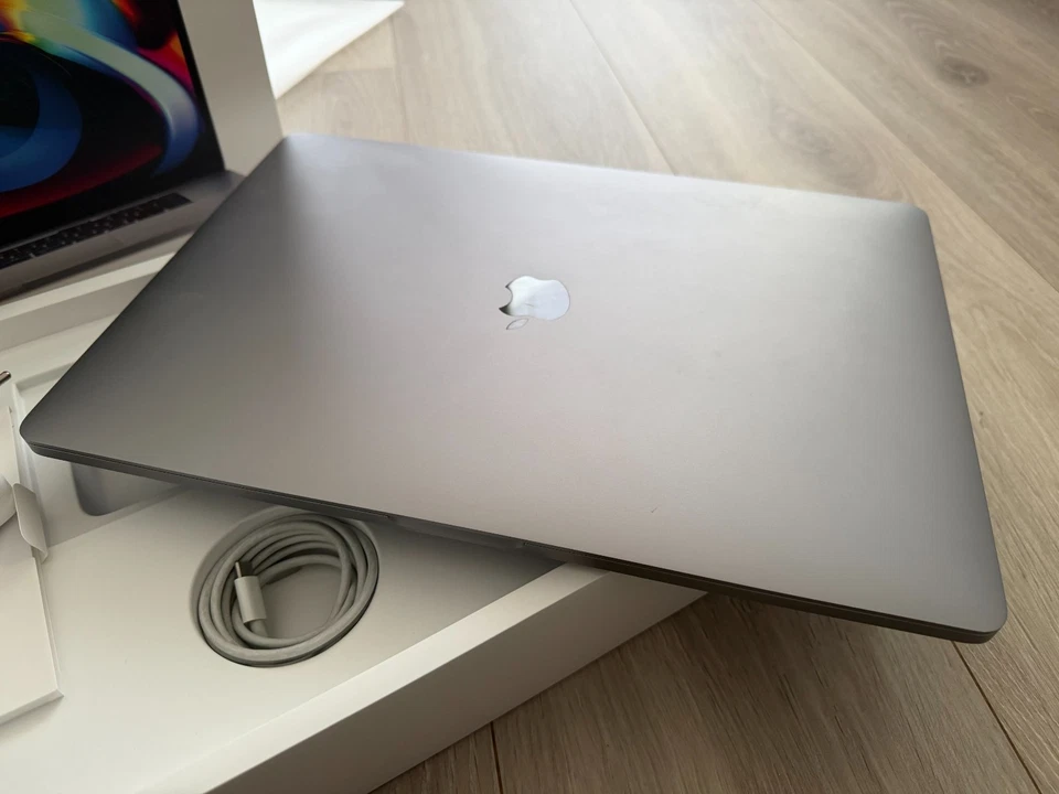 Apple MacBook Pro TOP! 16" i9 5,0GHz 64GB RAM AMD Radeon Pro 5500 1TB SSD - Bild 2 von 4