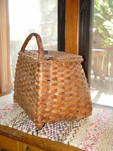 19th c Folk Art Hand Woven Swedish Basket - Picture 4 of 9