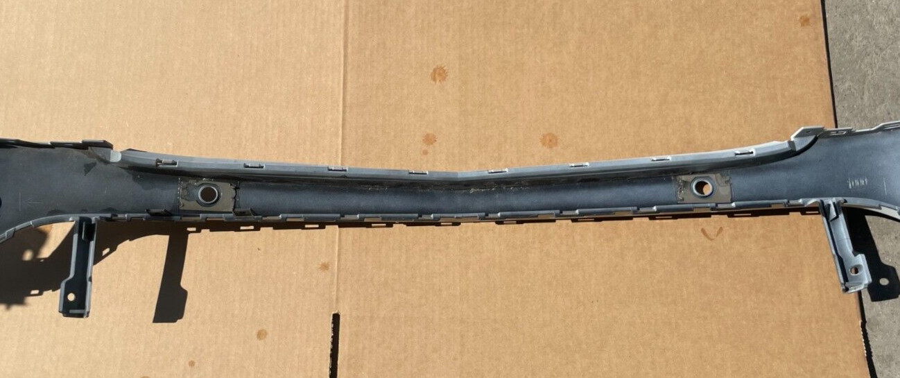 OEM 2016 2017 2018 2019 BENTLEY BENTAYGA FRONT BUMPER COVER 36A807437