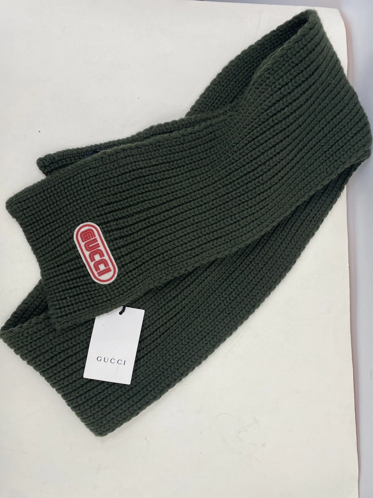 Écharpe silencieux laine verte GUCCI 15 x 180 cm. Fabriqué en Italie (B8)