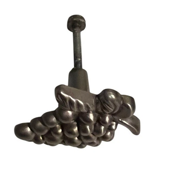 Juego de 12 artículos para el hogar Atlas colección de frutas 2 pulgadas Perillas de gabinete de peltre uvas Foto 2 de 4