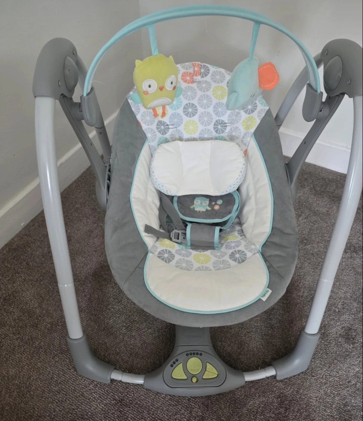 Ingenuity Swing ‘n Go Portable Baby Swing | Electric Infant Rocker | Music & To