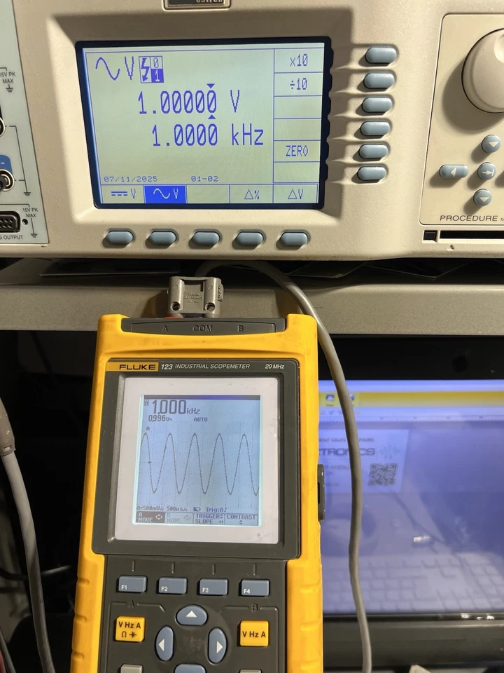 fluke scopemeter 123 20MHz Multimeter Built in Oscilloscope Tested Working  - Image 3 of 4