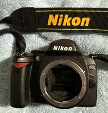 Nikon D40 DSLR 6.1MP Camera -