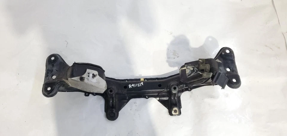 Nissan 240SX 1995 1996 1997 1998 OEM subchasis delantero base del motor Foto 2 de 4