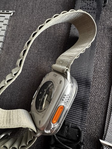 Apple Watch Ultra 2 49mm Titangehäuse - Zdjęcie 4 z 4