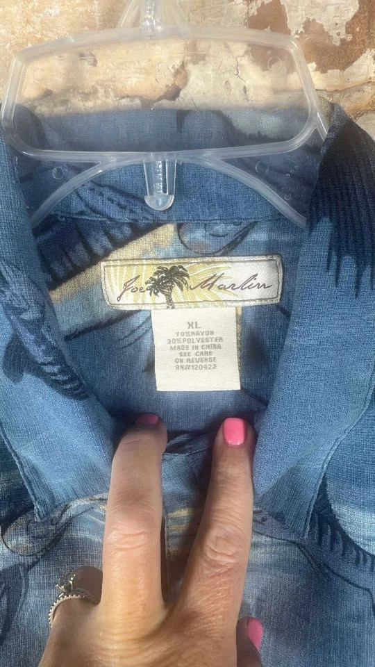 Camisa para hombre Joe Marlin XL azul estampado de peces algodón con botones informal Foto 3 de 3