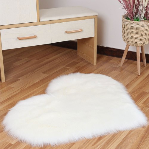 Heart Shaped Fluffy Rug Carpet Bedroom Soft Comfortable Decoration Floor Mat - Picture 5 of 9