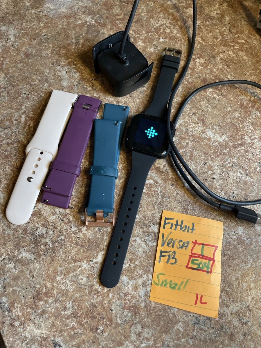Fitbit Versa FB504 Fitness Smartwatch Black Aluminium w Extra