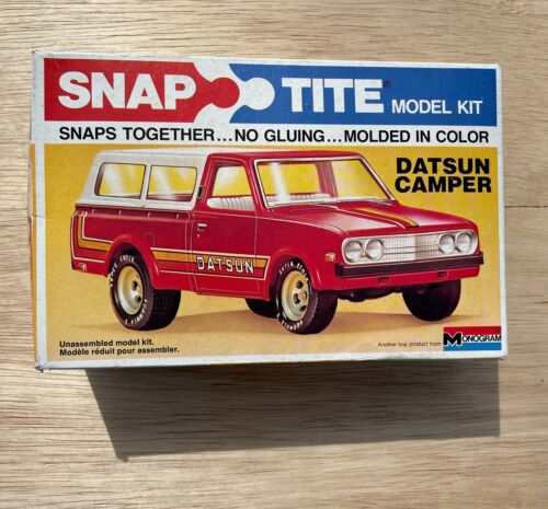 VINTAGE 1977 Monogram Snap Tite DATSUN CAMPER w/ TOPPER Pick Up Truck Model Kit