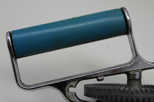 Vintage  Egg Hand Beater With Light Blue Bakelite Handles Works smooth free ship - Picture 6 of 8