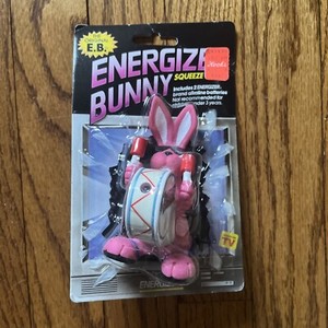 NEW In Original Sealed Package - 1990 Energizer Bunny Squeeze Light