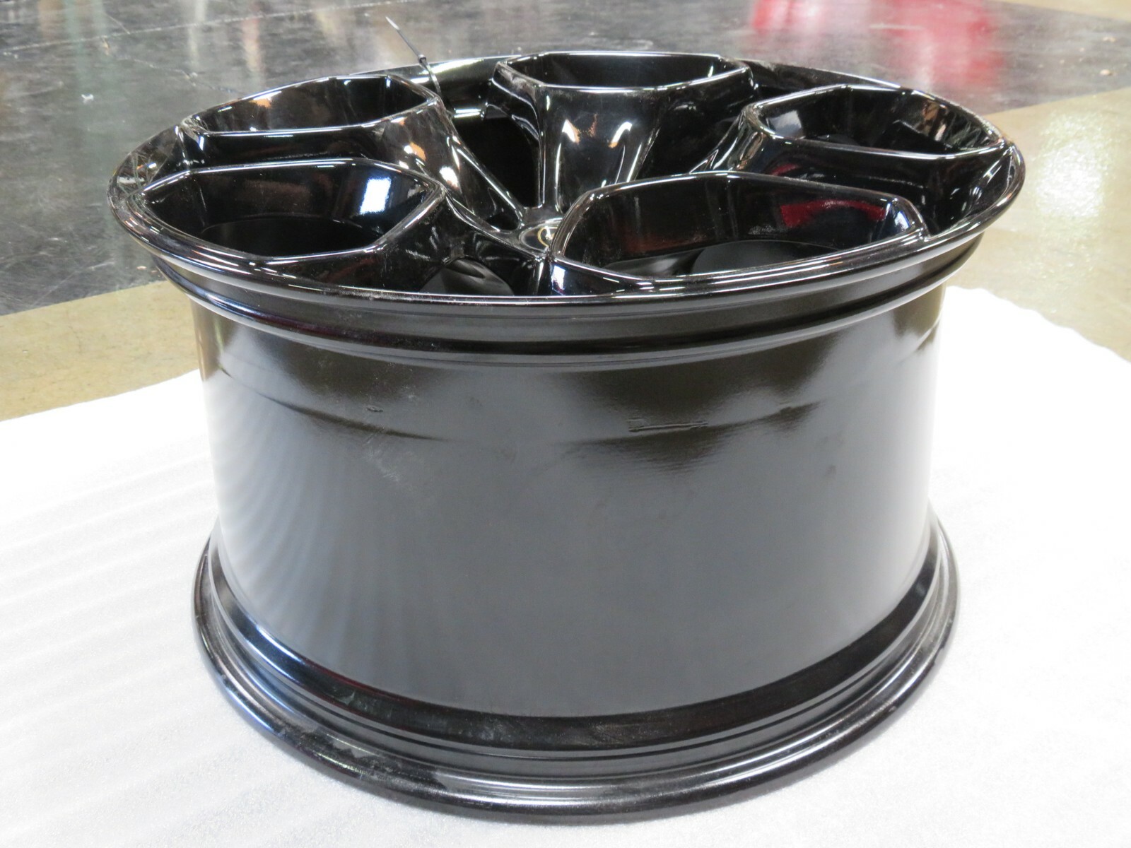 Lamborghini Huracan, Rear Wheel, Black, Giano, Used, P/N 4T0601017L
