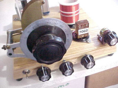 40 METER CW QRP BATTERY POWERED HAM RADIO RECEIVER/ TRANSMITTER