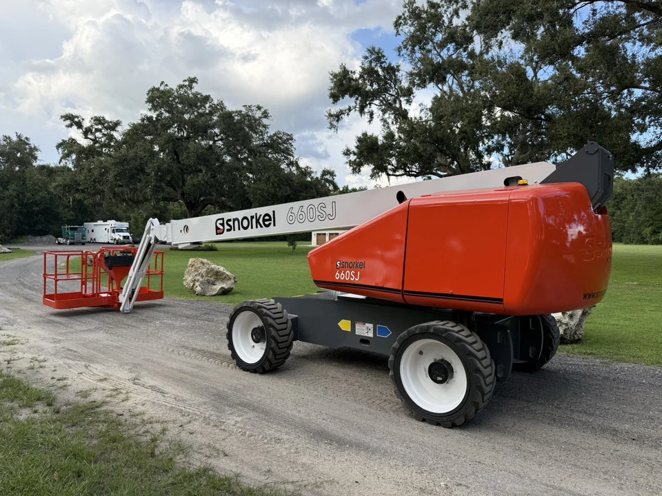 2018 SNORKEL 660SJ TELESCOPIC BOOM LIFT - 71 FT WORKING  - JIB - CUMMINS DIESEL! - Image 3 of 4