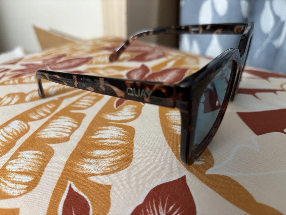 Gafas de sol Tortoise de gran tamaño espejadas Quay Foto 3 de 4