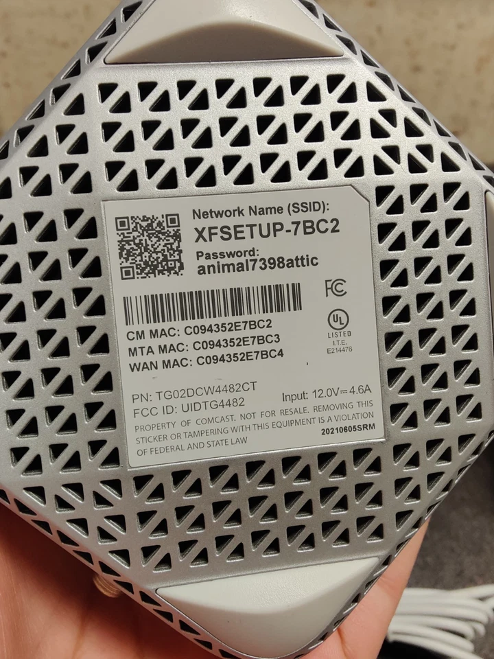 Comcast Xfinity XB7-CM GIGABIT Modem WiFi Router with Power Cord Works Great - Image 4 of 4